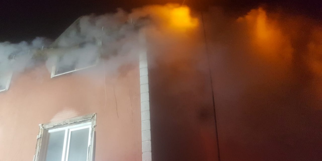Silivri'de çatı yangını