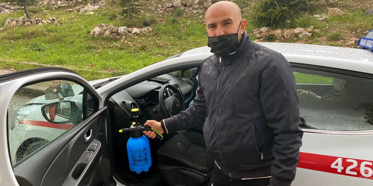 Sürücü adayları koronavirüs kurallarına uyarak sınava girdi