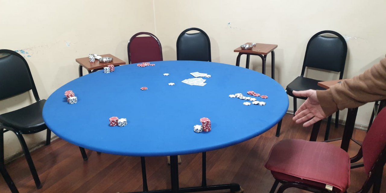 Kağıthane'de kumar baskını; 16 kişiye 55 bin lira ceza kesildi