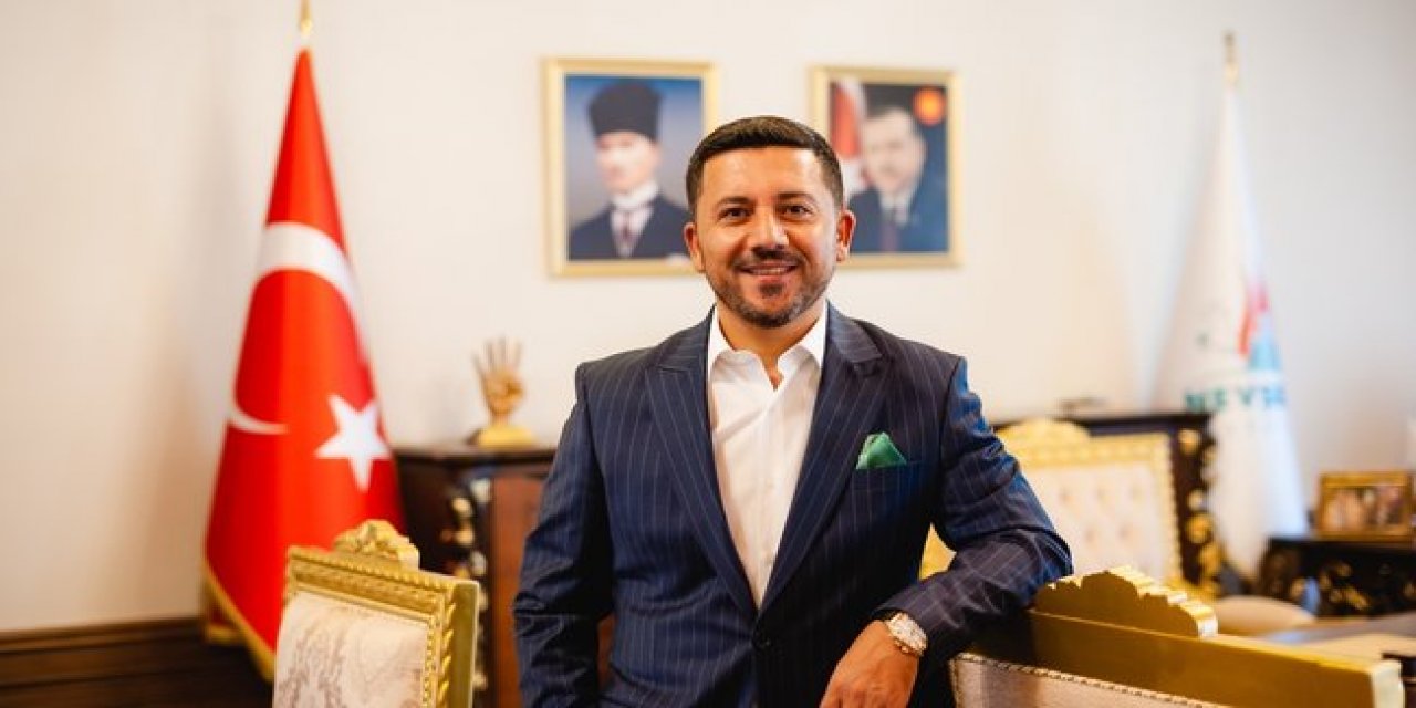 AKP'den istifa edip Saadet Partisi'ne geçeceği iddia edilmişti... Tartışmalı başkan sessizliğini bozdu! Rasim Arı'dan "istifa" açıklaması!