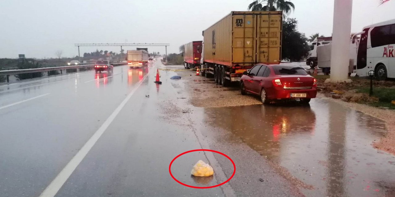 Yolun karşısına geçmek isterken otomobil çarptı, hayatı son buldu