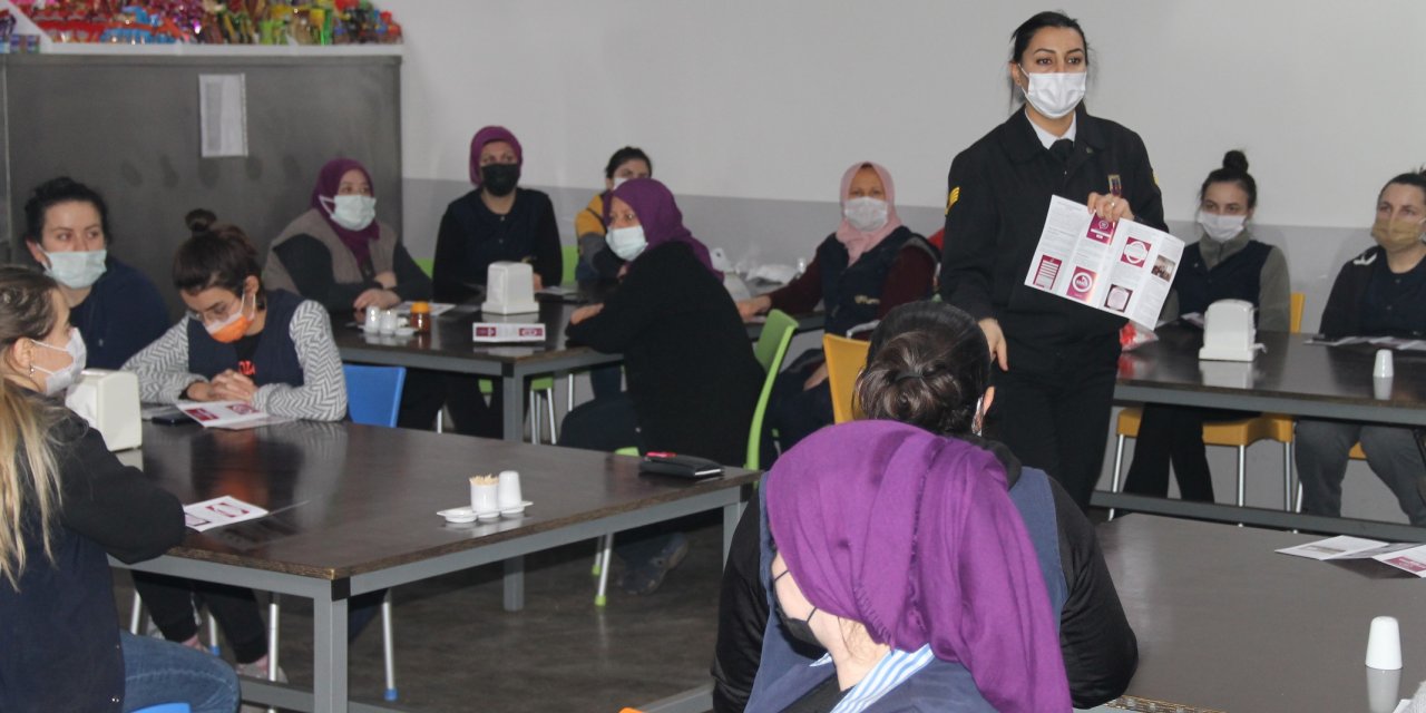 Çanakkale'de jandarma kadına yönelik şiddetle mücadele eğitimi verdi