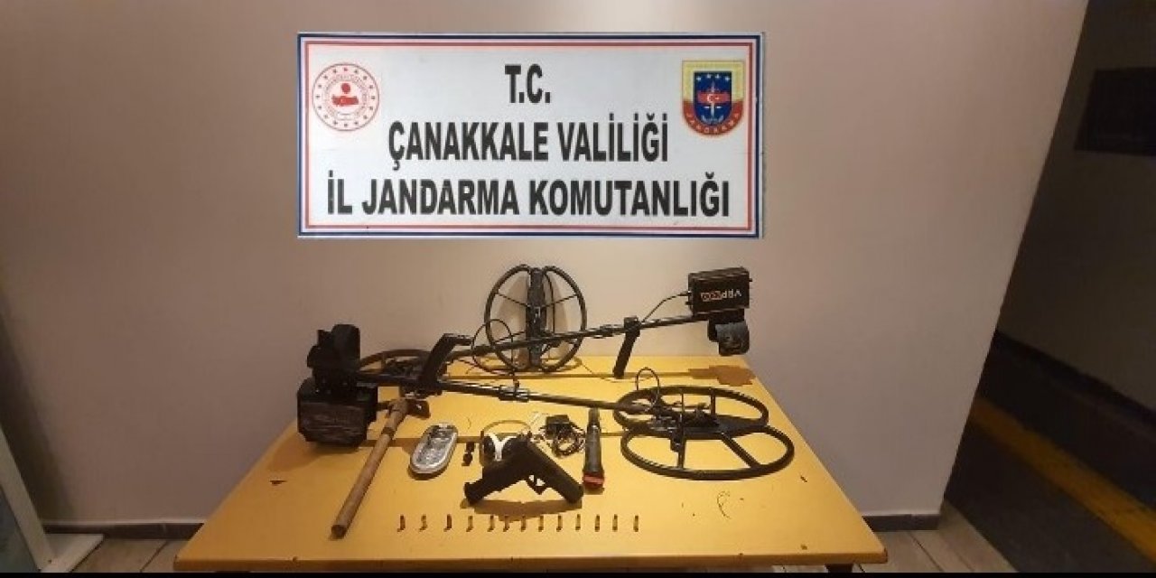 Ormanda dedektörle define arayan 4 kişi jandarmaya yakalandı