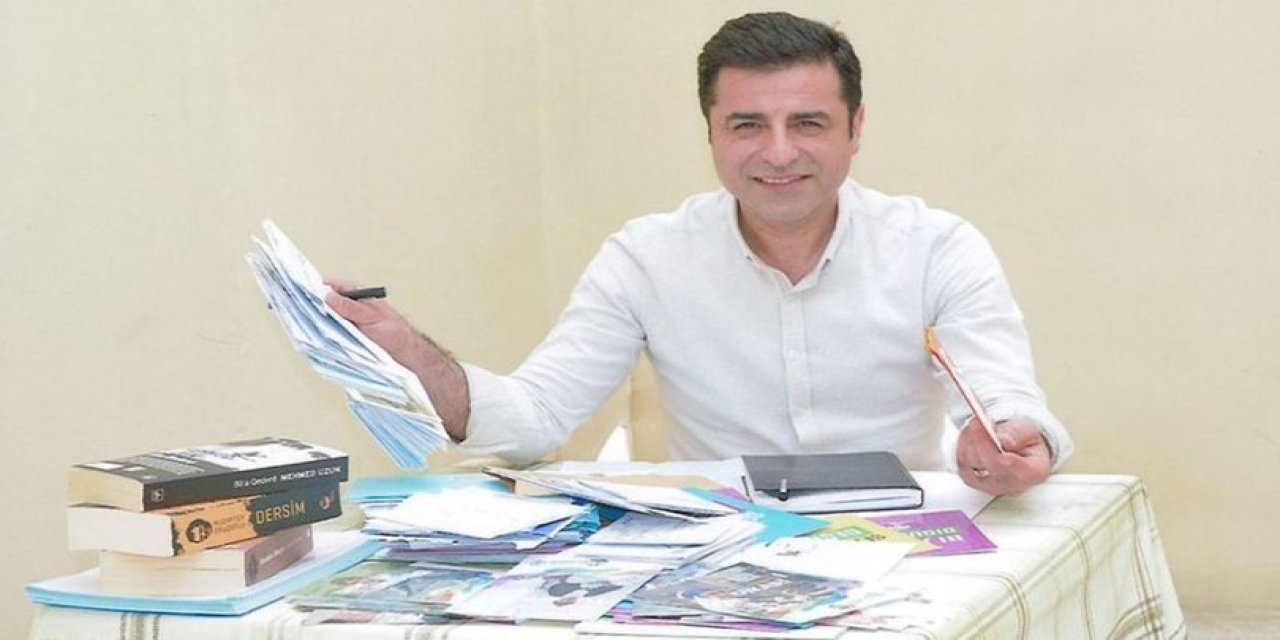 HDP Eski Eş Genel Başkanı Selahahattin Demirtaş'ın Araştırmacı 20 Gazeteciye gönderdiği mektup gündemi sarstı: Türkiye bugün bu haldeyse her siyasi aktörün kendi ölçüsünde sorumluluğu var!