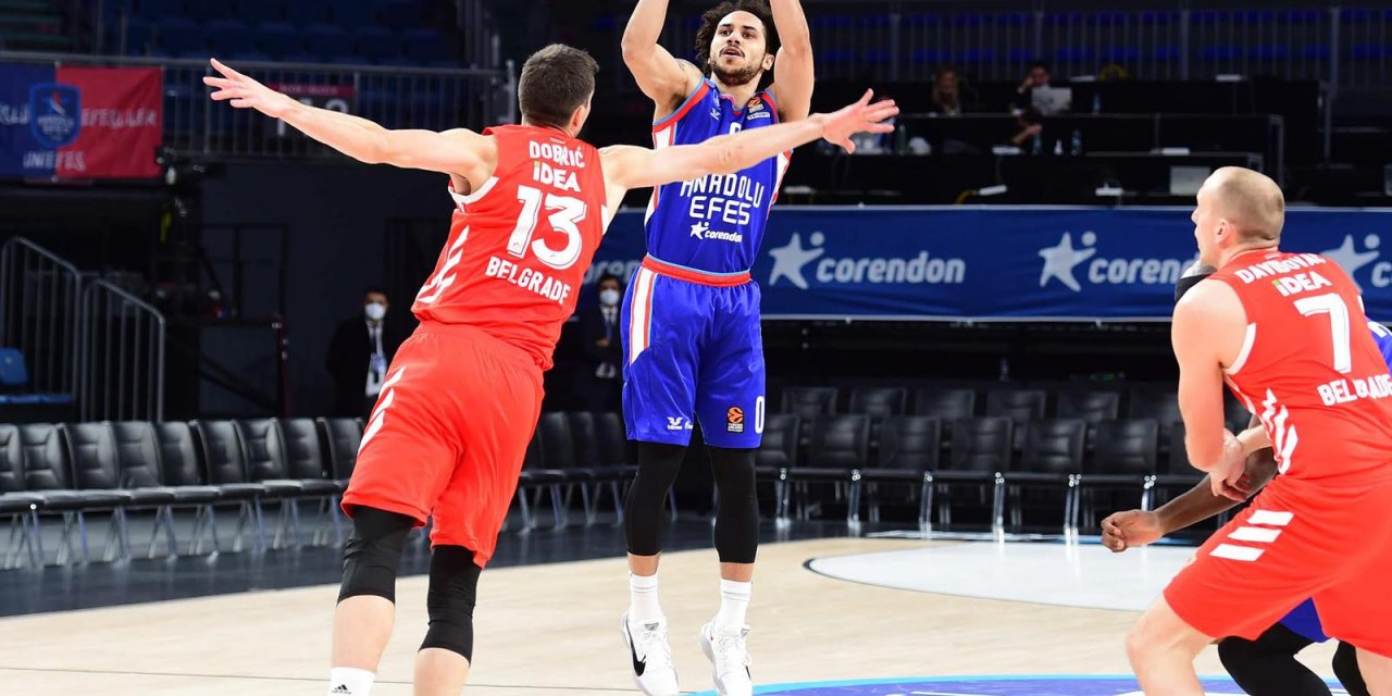 Anadolu Efes - Kızılyıldız: 86-72