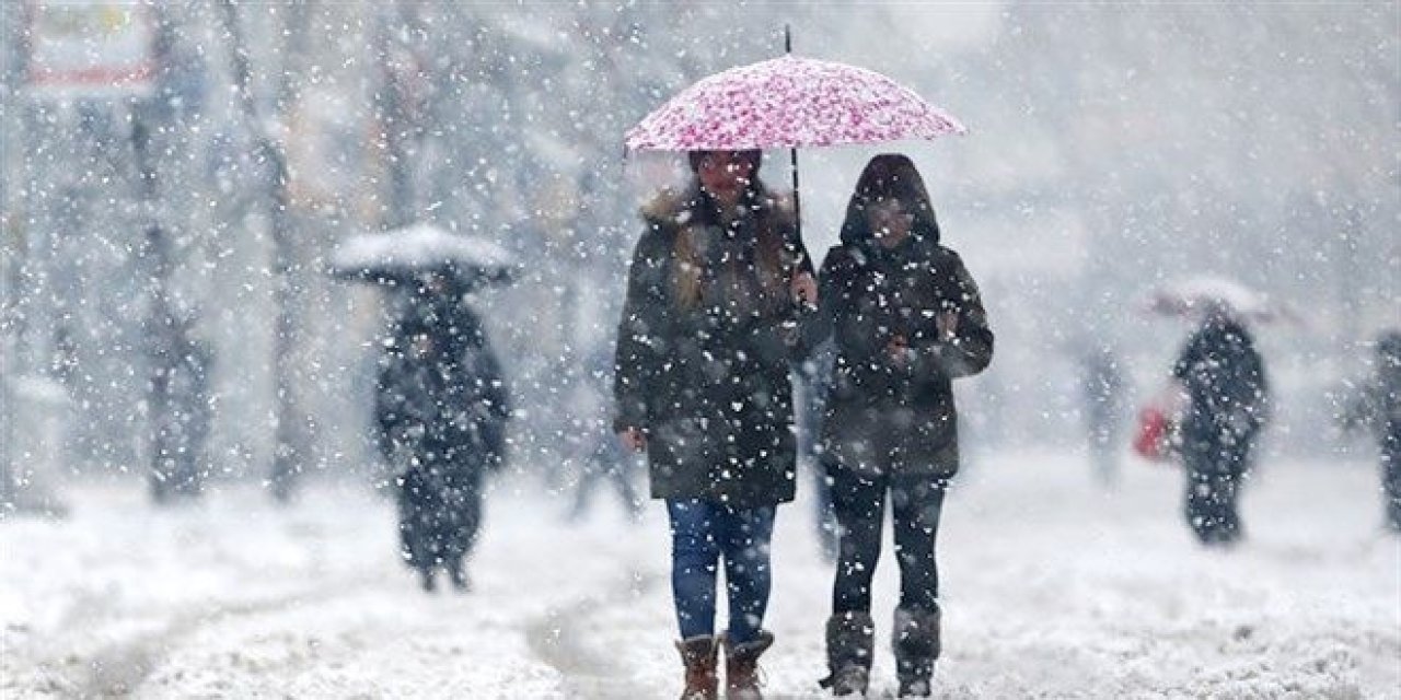 Meteoroloji saat verdi! İstanbul'a bugün kar geliyor...