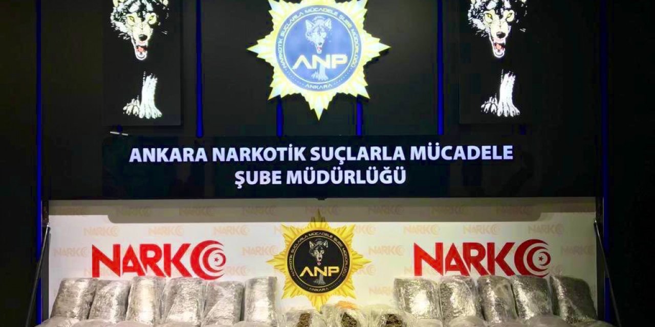 Polisin 'dur' ihtarına uymayan otomobilde 31 kilo uyuşturucu çıktı 