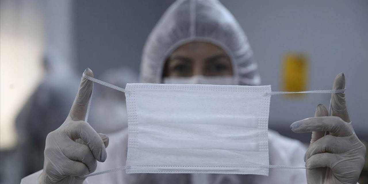 Maske karbondioksit birikmesine neden olur mu? Bilim Kurulu Üyesi tartışılan bu sorunun yanıtını verdi!