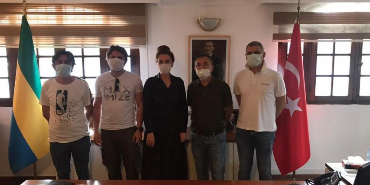 Korsan saldırısından kurtulan 3 denizci Türkiye'ye uğurlandı