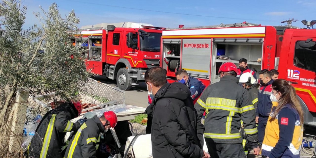 MANİSA'nın Salihli ilçesinde, yağmur suyu tahliye kanalına düşerek sürüklenen kamyonetin sürücüsü Sami Yüksel  hayatını kaybetti