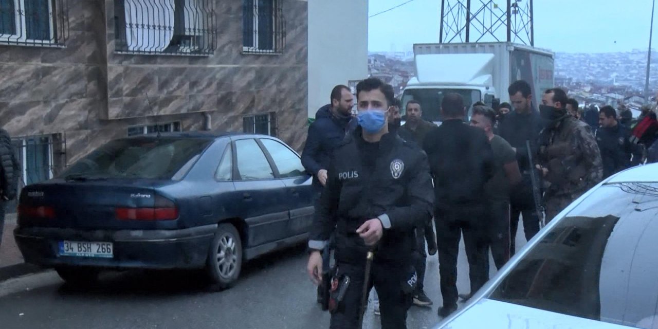 Esenyurt'ta silahlı, kılıçlı kavga 