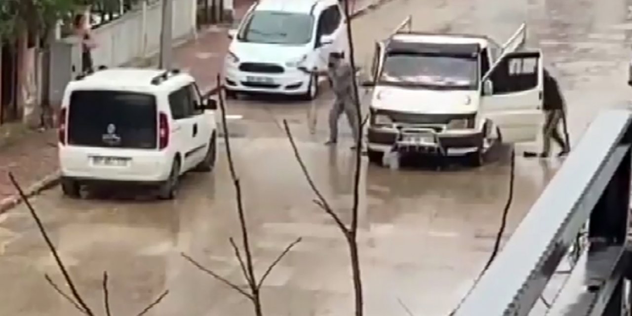 İki grup arasında silahlı, taşlı kavga