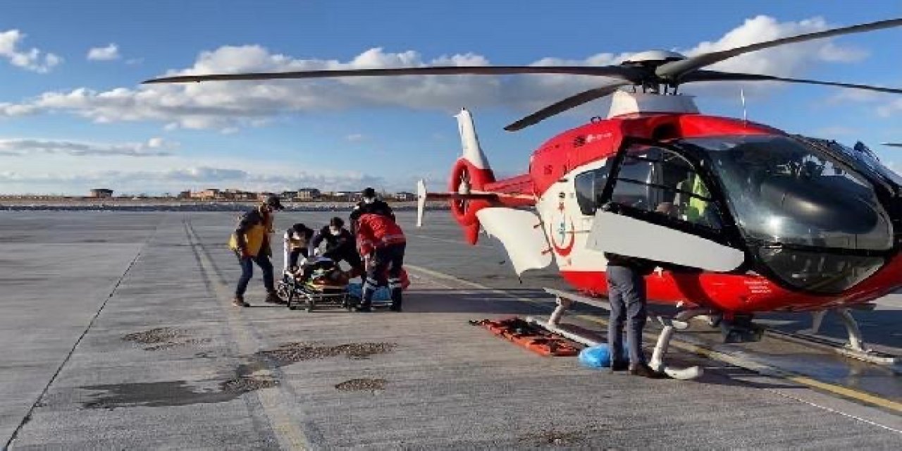 Van'da damdan düşen kişi, ambulans helikopterle hastaneye ulaştırıldı