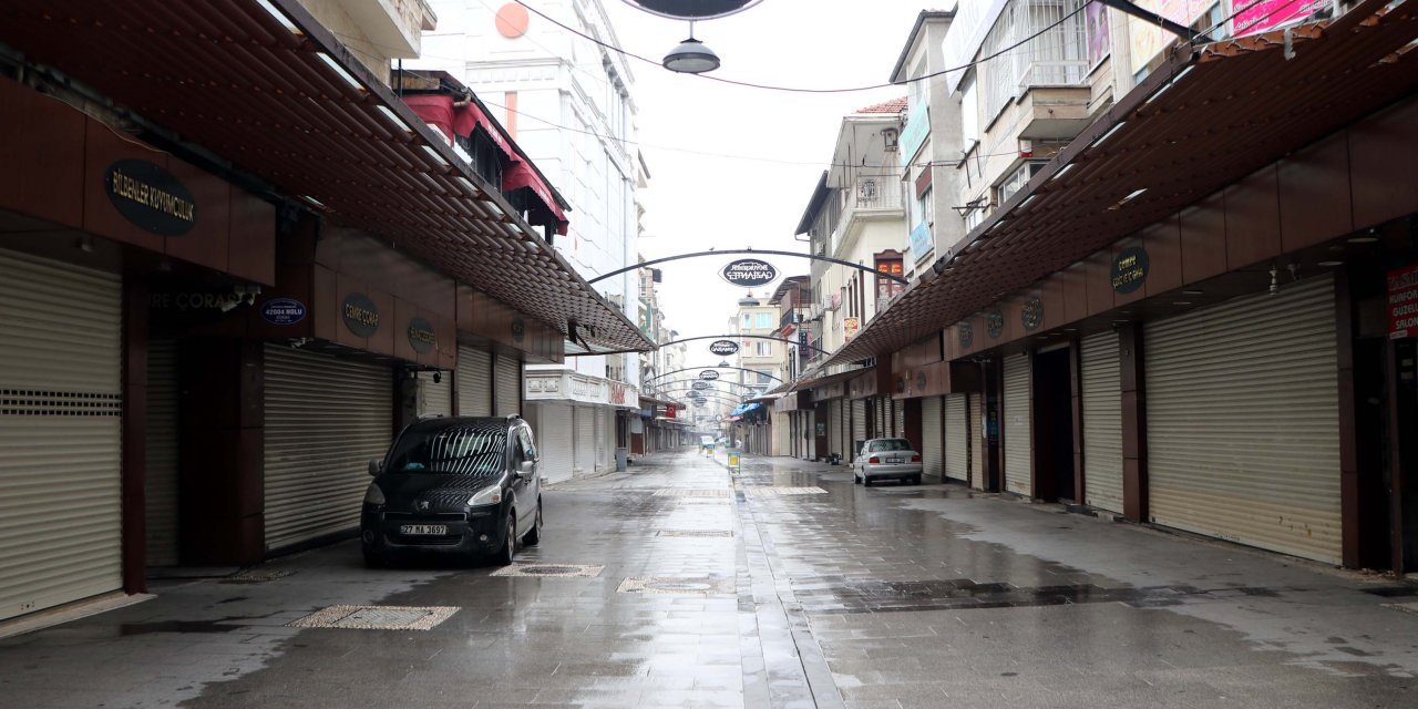Gaziantep'te cadde ve meydanlar sessizliğe büründü