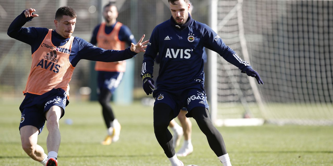 Ferdi Kadıoğlu, takımla çalışmalara başladı