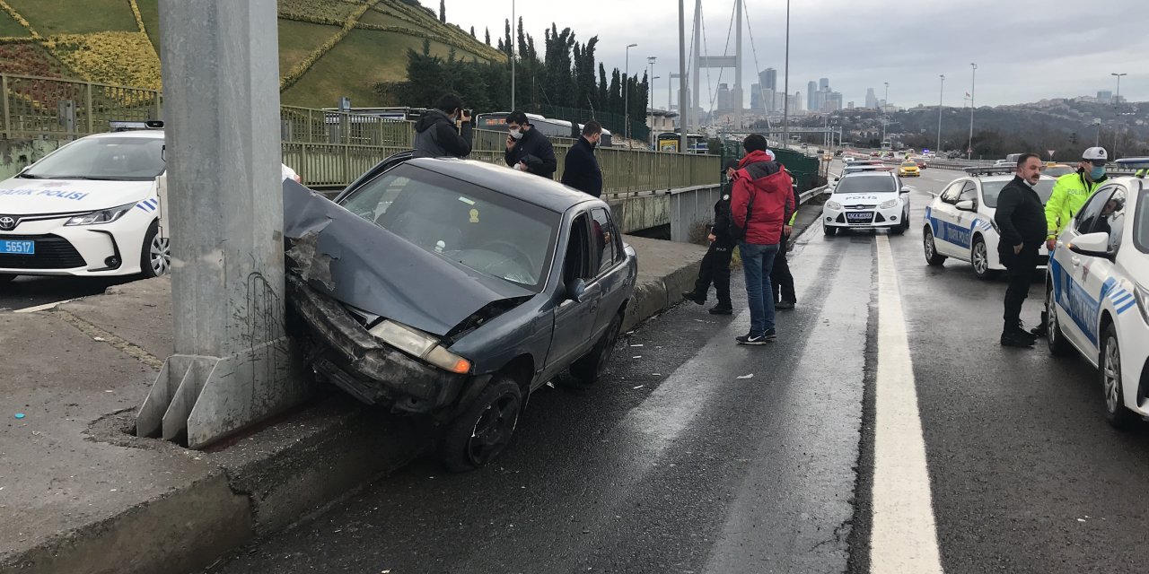 15 Temmuz Şehitler Köprüsü çıkışında kaza; 3 yaralı