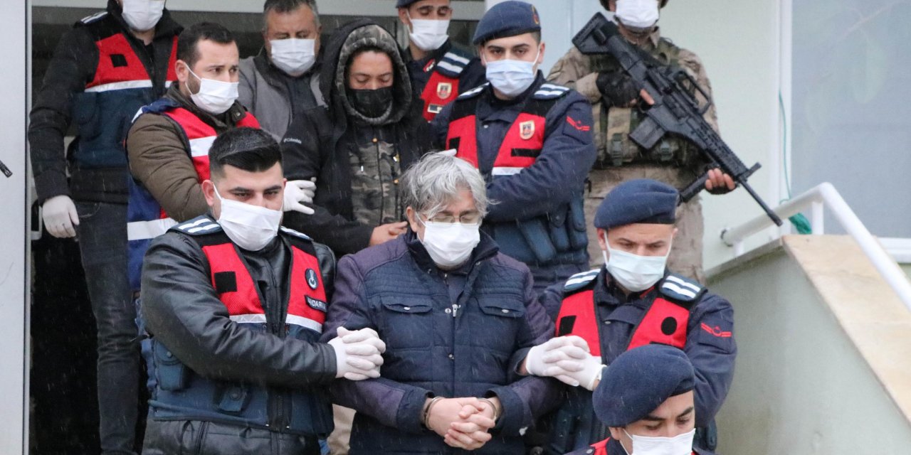 Denizli'de ormandan kesilen ağaçların gelirini zimmetine geçiren 4 kişi tutuklandı