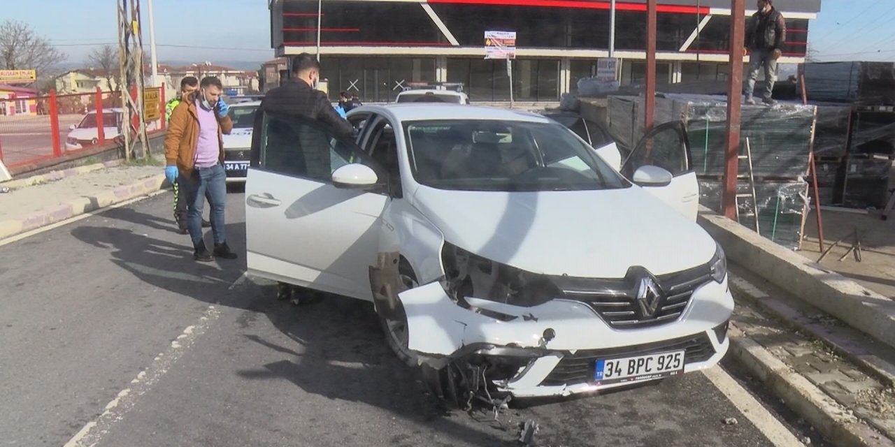 Polisin 'dur' ihtarına uymayarak kaçan 5 kişiden 1'i uyarı ateşinde ağır yaralandı