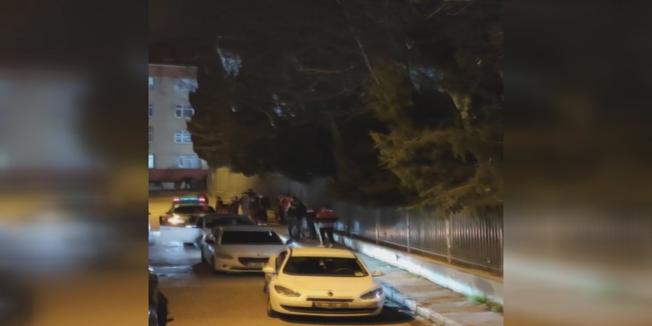 Bağcılar'da asker eğlencesi düzenleyen kişiler sokakta havaya ateş açtılar