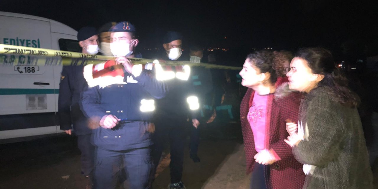 Manisa'da 4 genç otomobilde başlarından vurularak hayatlarına son verildi