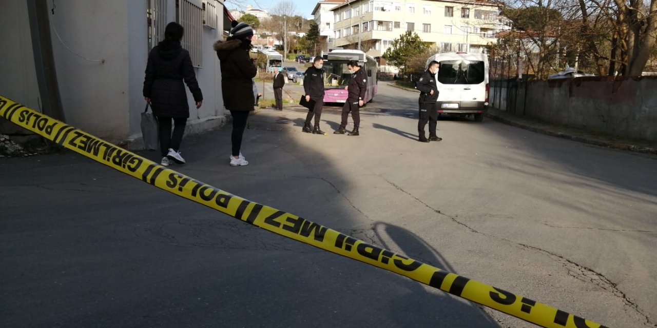Sarıyer'de durakta otobüs bekleyen kişiye silahla ateş açıldı