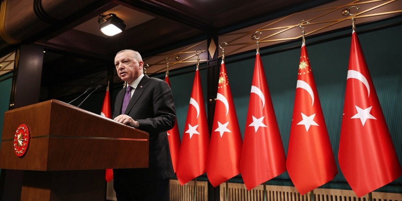 Kabine toplantısı ardından açıklama yapan Erdoğan: Ülkemizde yeni bir anayasa tartışması başlamalıdır.