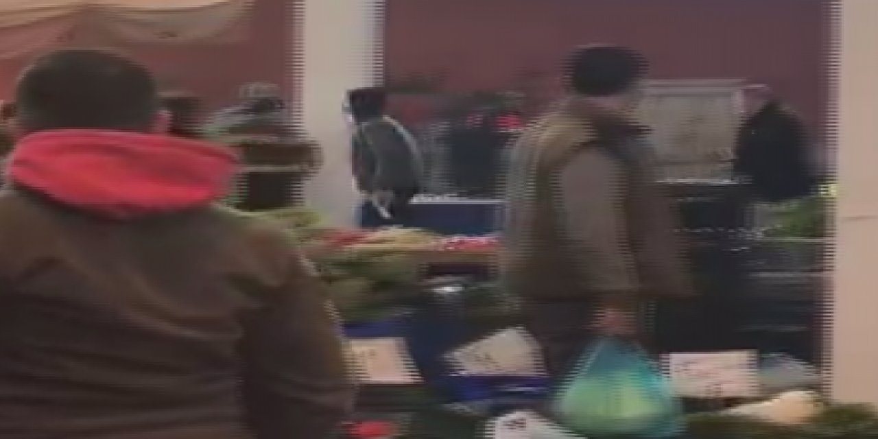 Pazar yerinde silah sesleri yükseldi, vatandaşlar endişe yaşadı