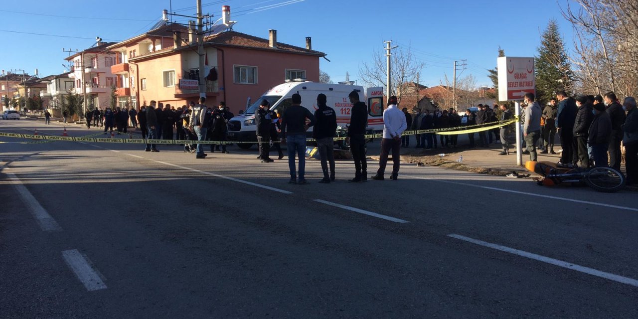Minibüs ile motosikletin çarpışması hayat kaybıyla sonuçlandı