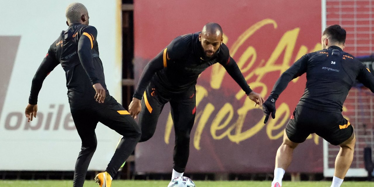 Galatasaray'da Mohamed ve Yedlin antrenmanda