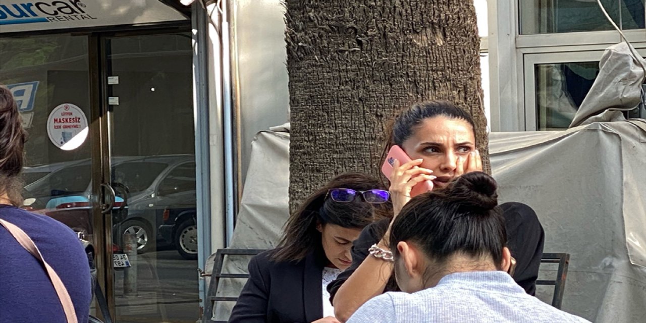 İzmir'de deprem paniği