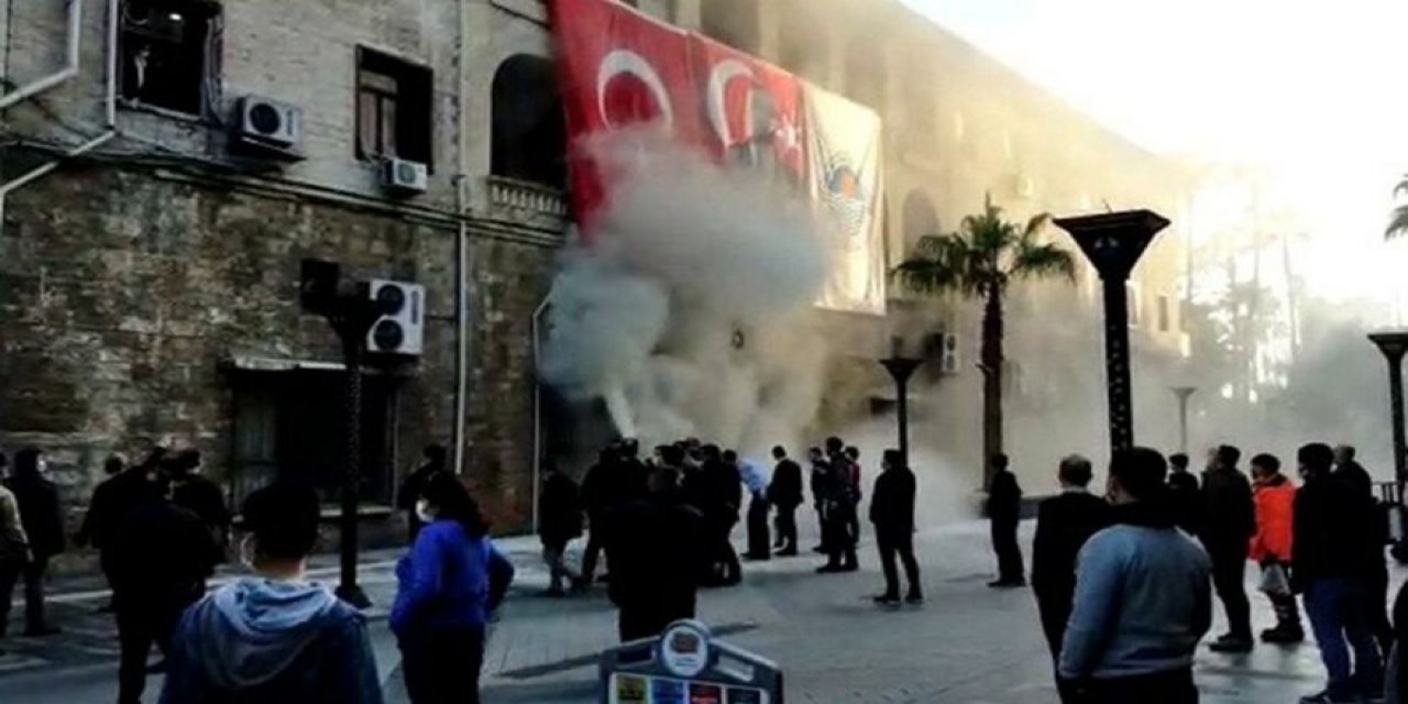 Mersin Büyükşehir Belediyesi’nde yangın