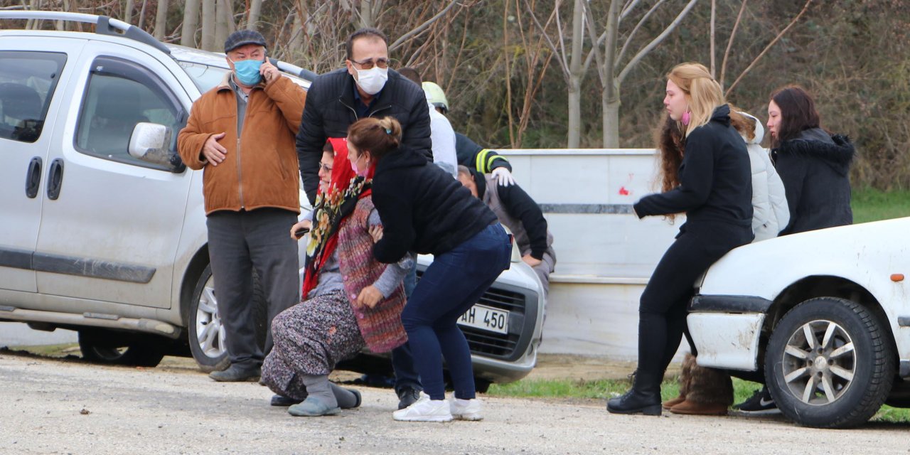 Tekirdağ'da hafif ticari araç ile otomobil çarpıştı: can kayıpları ve yaralılar var