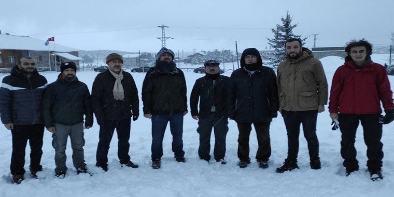 Adalet Bakanı Abdulhamit Gül'den dikkat çeken ziyaret! Saadet Partisi'ne yakın derneğin kampına gitti!
