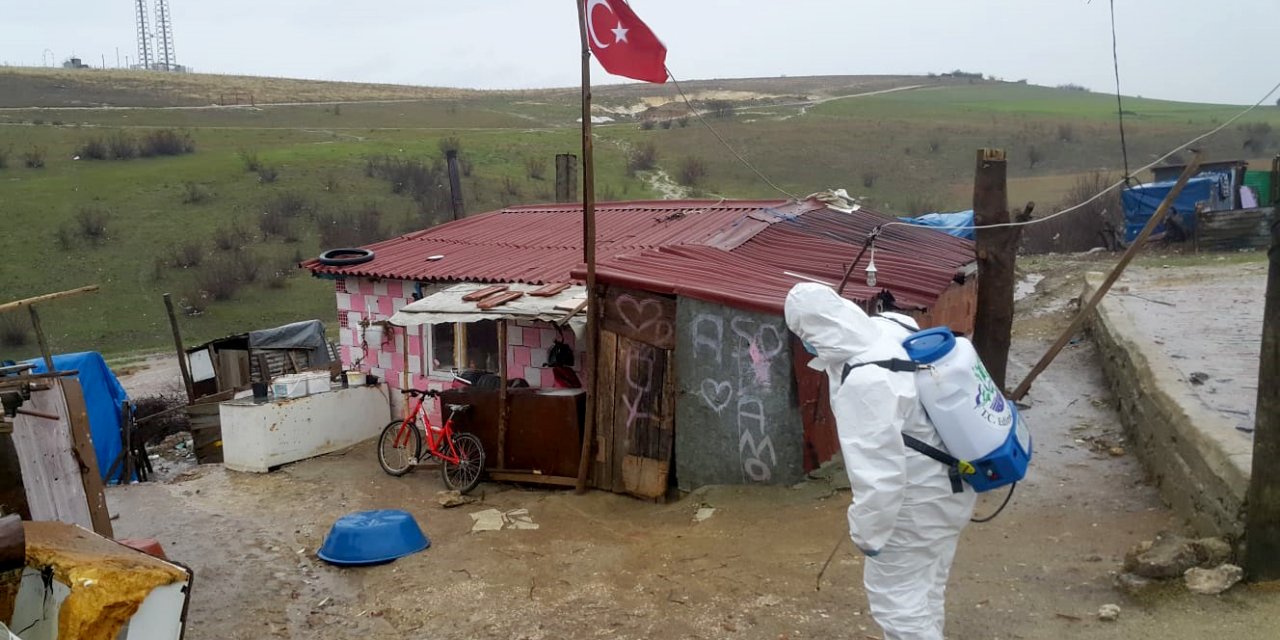 Mahalle karantinaya alındı...  Bebek ziyaretine gitti, 37 kişiye koronavirüs bulaştırdı!