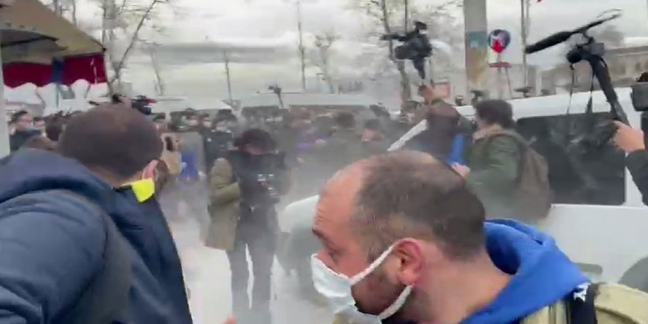 Kadıköy'de "Boğaziçi" ablukası! Polisten biber gazlı, plastik mermili müdahale...