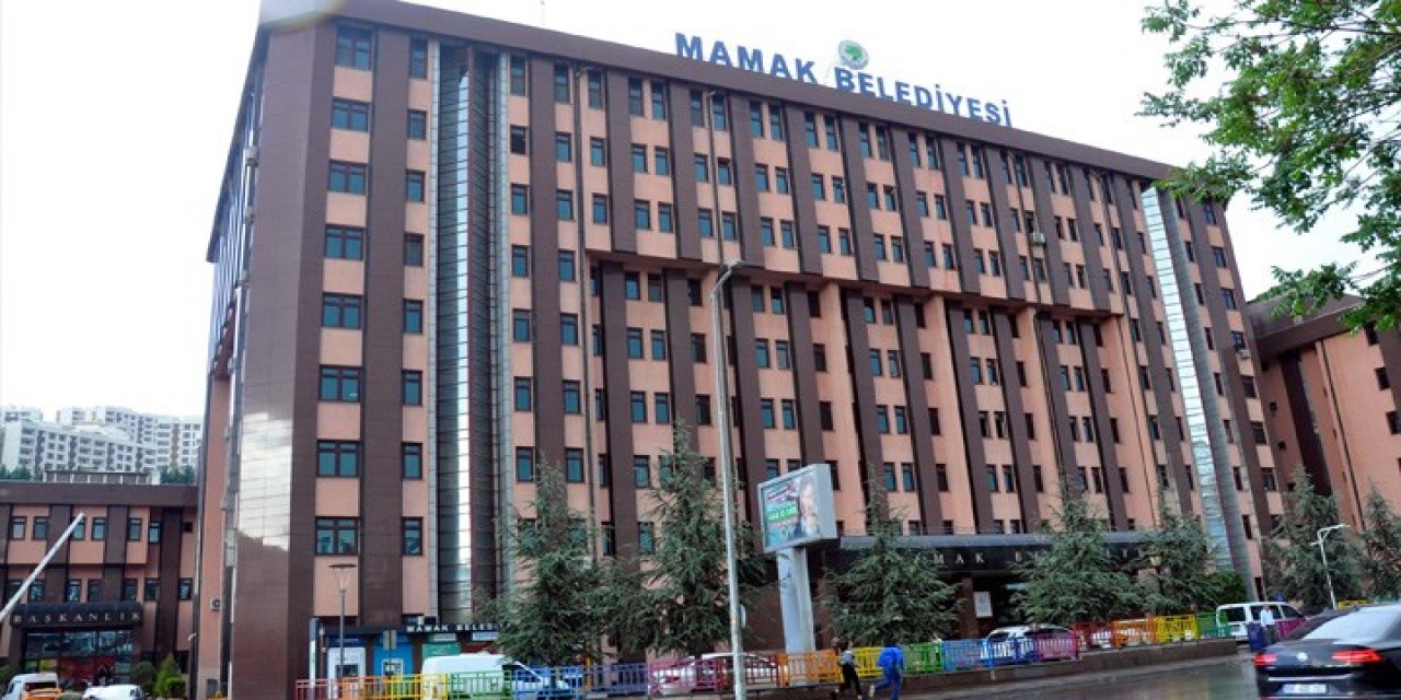 AKP'li belediyede "taciz" iddiası tartışma çıkardı! "Abartmaya gerek yok, siz de biraz giyiminize dikkat edin"
