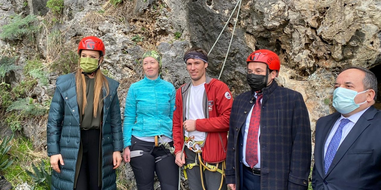 Milli sporcu Özbay için tırmandılar