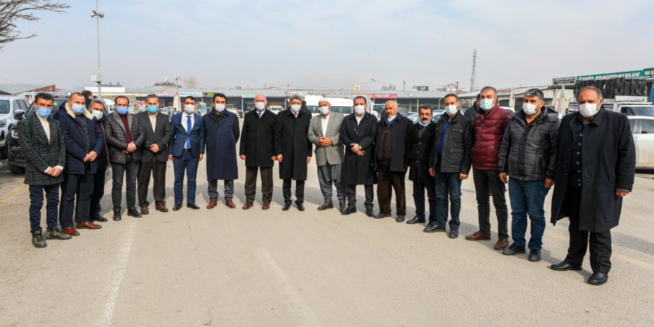 Van Valisi Bilmez'den sebze ve meyve komisyoncularına fırsatçılık uyarısı