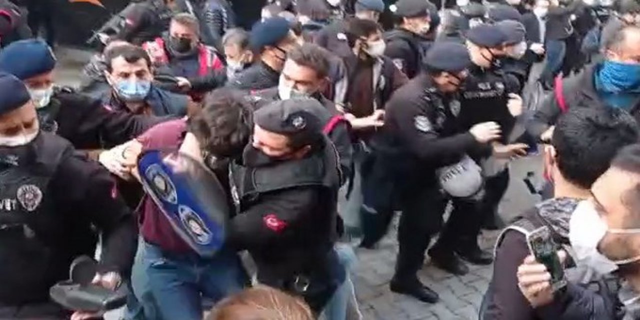 İzmir'de Boğaziçi protestolarına destek veren gruba sert müdahale! Gözaltılar var...