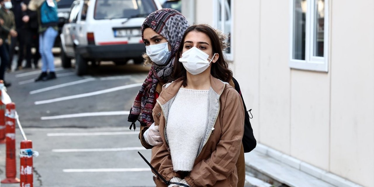 Kadıköy'deki Boğaziçi protestolarında gözaltına alınan 23 kişi adliyeye sevk edildi!
