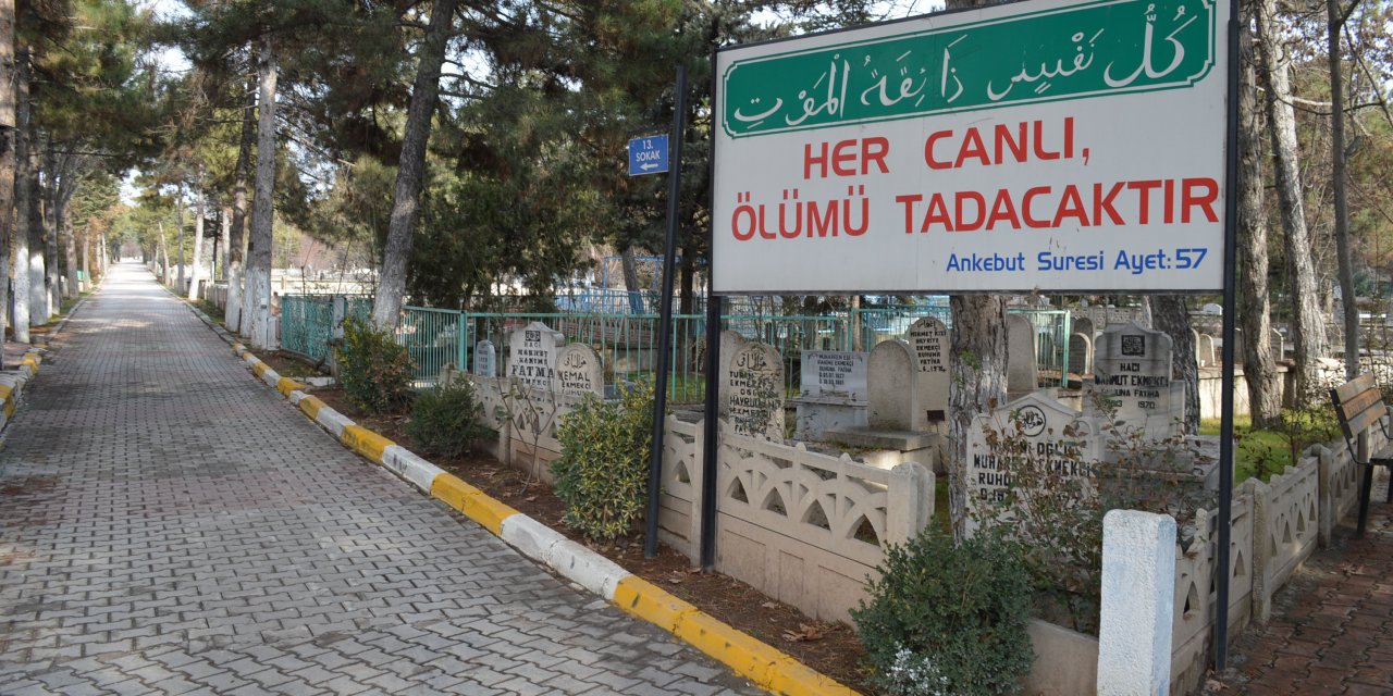 Cenazeler karıştı; koronavirüsten ölen kişiyi görenler karantinaya alındı (3)