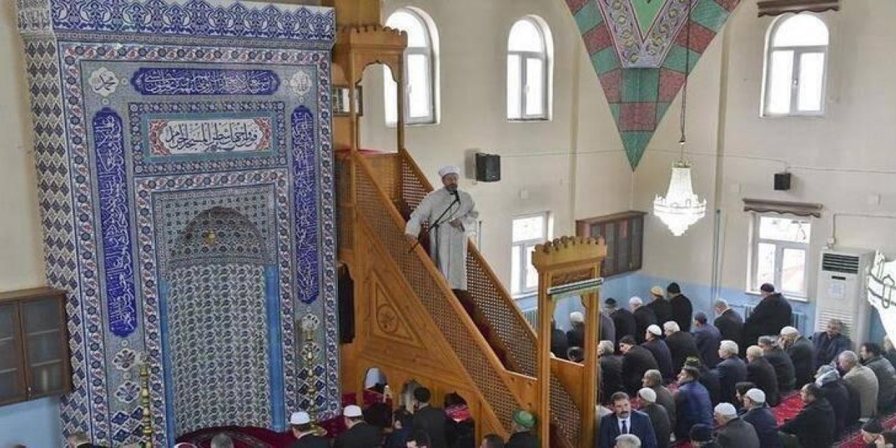 Diyanet "Boğaziçi" tartışmalarına "Cuma hutbesiyle" dahil oldu! Gençlere seslendi; "millî ve manevî değerlere bağlı gençlik" vurgusu yaptı...