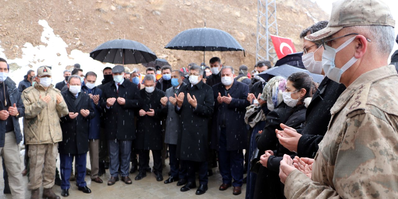 Van'daki çığda şehit olan 42 kişi törenle anıldı