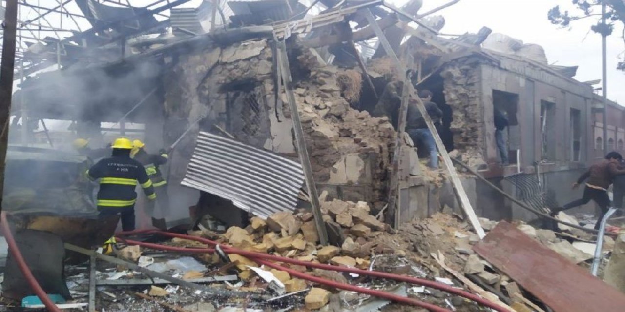 Azerbaycan, Ermenistan'ın  Gence’yi vurduğunu  duyurdu