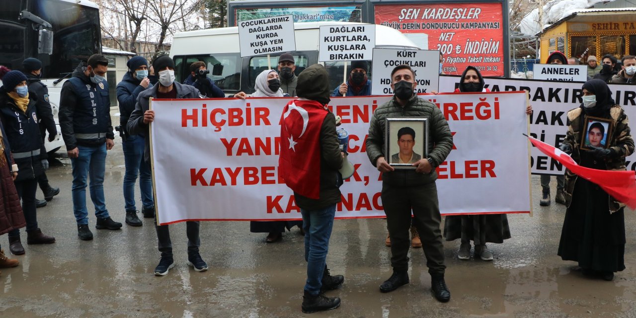 HDP'lilerden Hakkari'de 'evlat' eylemine seçim müziği engellemesi
