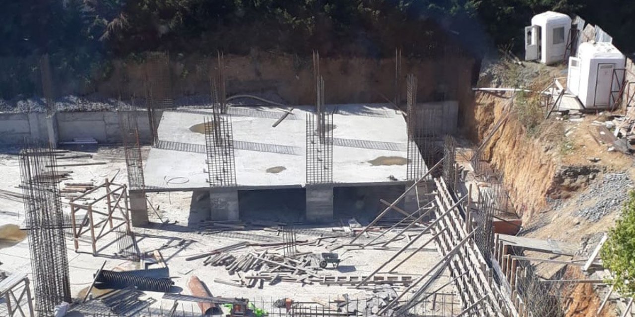 AKP’li belediye dere yatağına cami yapıyor