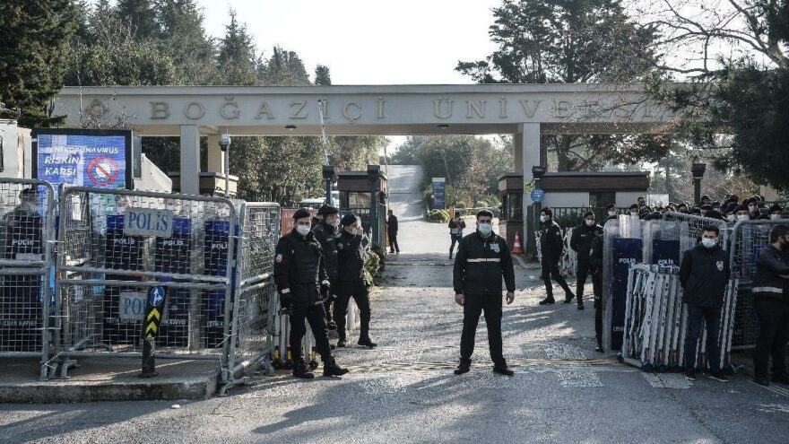 Boğaziçi öğrencilerinden Erdoğan'a 'siz terörist misiniz' cevabı