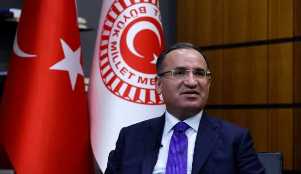 Bekir Bozdağ'dan anayasa açıklaması: Sıfırdan yeni bir anayasa yapmak, yeni bir cumhuriyet kurmak değil
