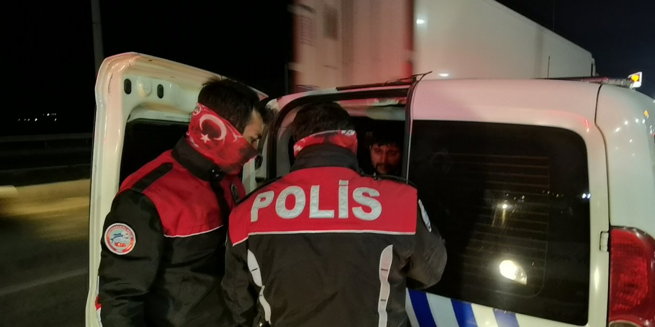 Polisten kaçan otomobede uyuşturu bulundu: 3 gözaltı