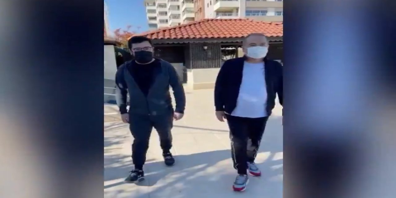 Koronavirüsü yenen Muhittin Böcek oğluyla yürüyüşe çıktı!  İşte yeni görüntüler...